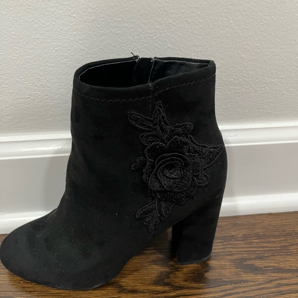 Black suede heel boots